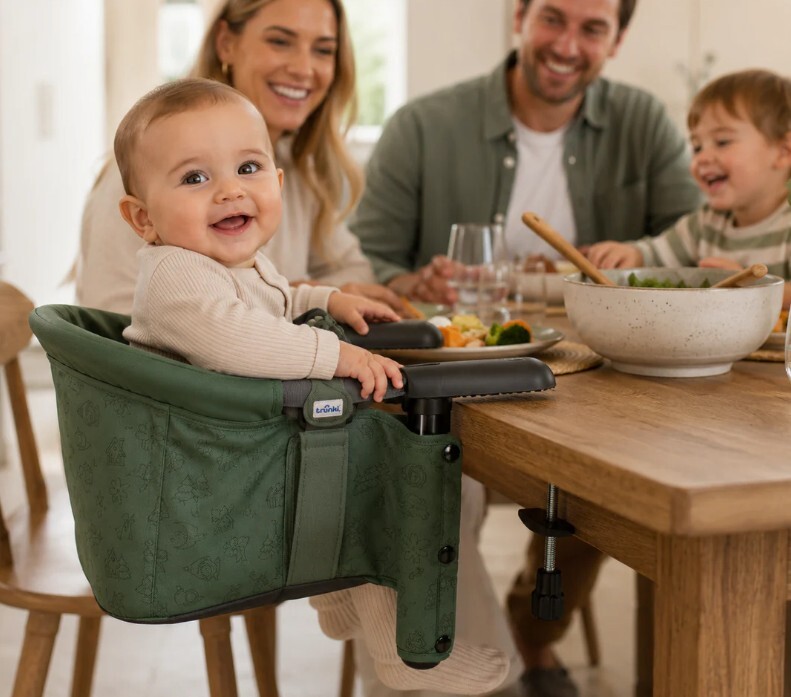 Závesná jedálenská stolička na stôl Trunki Clamp & Dine